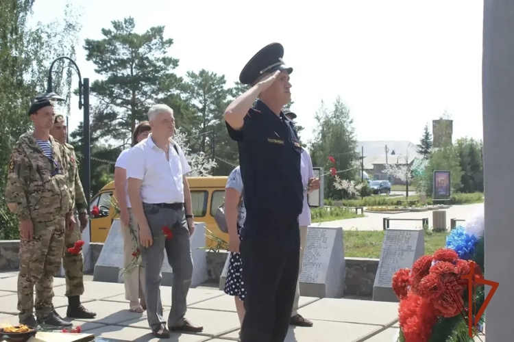 Росгвардейцы приняли участие в мероприятиях ко Дню памяти и скорби в Омске и Омской области 