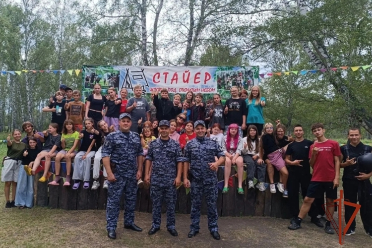 «Каникулы с Росгвардией»: сотрудники вневедомственной охраны навестили детские оздоровительные  лагеря в трех районах Омской области