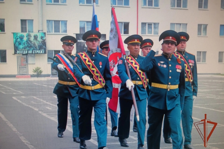 В Омске более 60 новобранцев Росгвардии приняли Военную присягу
