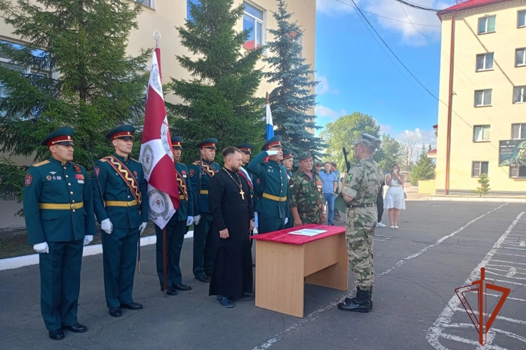 В Омске более 60 новобранцев Росгвардии приняли Военную присягу