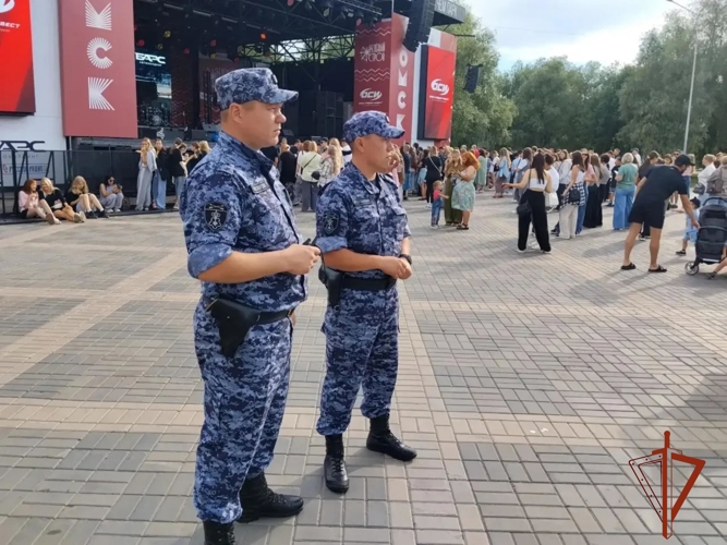 Росгвардейцы обеспечили правопорядок на фестивале  «Лето. Вокруг света. Культурный код под открытым небом» в Омске 