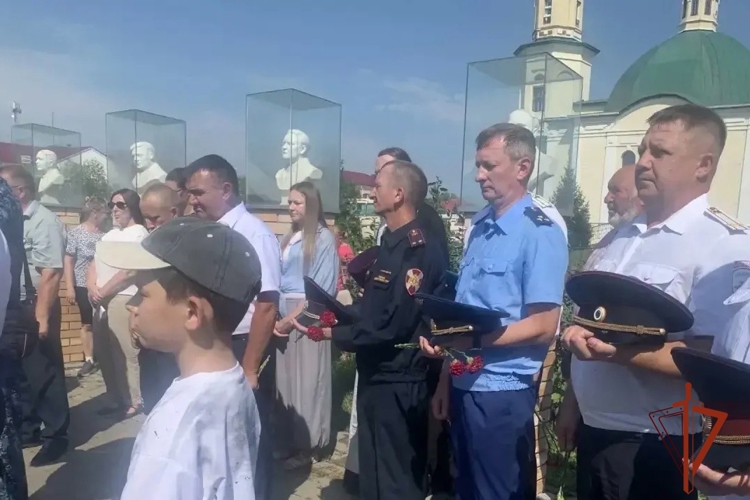 Росгвардейцы приняли участие в открытии памятника воинам внутренних войск в Омской области 