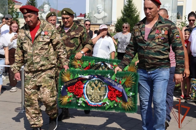 Росгвардейцы приняли участие в открытии памятника воинам внутренних войск в Омской области 