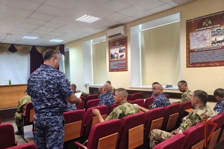 Учебно-методический сбор с начальниками автомобильных, бронетанковых служб Сибирского округа Росгвардии завершился в Омске