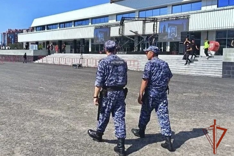Росгвардия обеспечила правопорядок на открытии сквера «Сердце Омска»