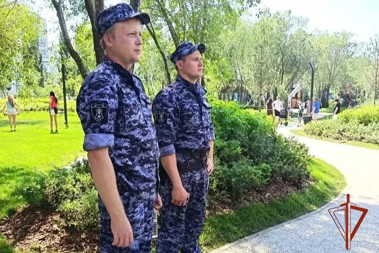 Росгвардия обеспечила правопорядок на открытии сквера «Сердце Омска»