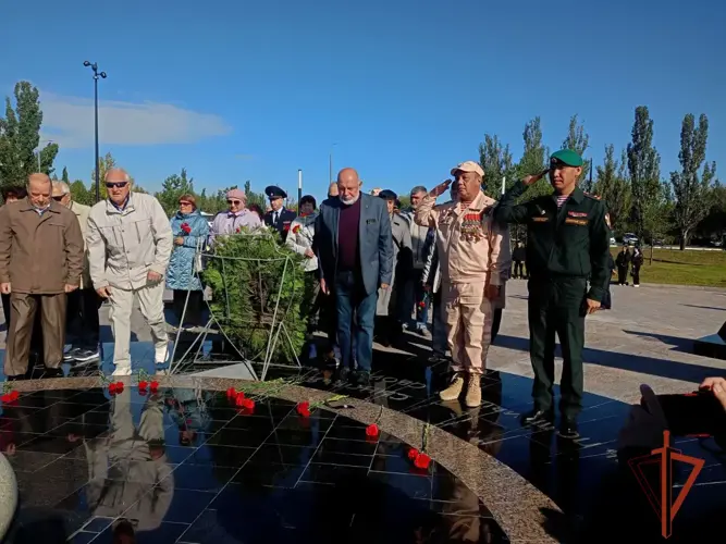 В Омске в День солидарности в борьбе с терроризмом росгвардейцы приняли участие в памятном мероприятии