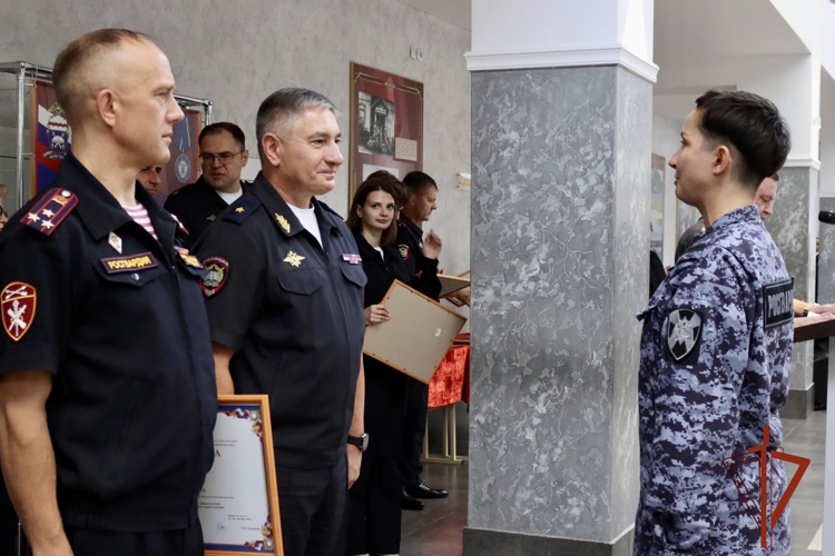 В Омске состоялся выпуск сотрудников Росгвардии, прошедших программу обучения профессиональной подготовки
