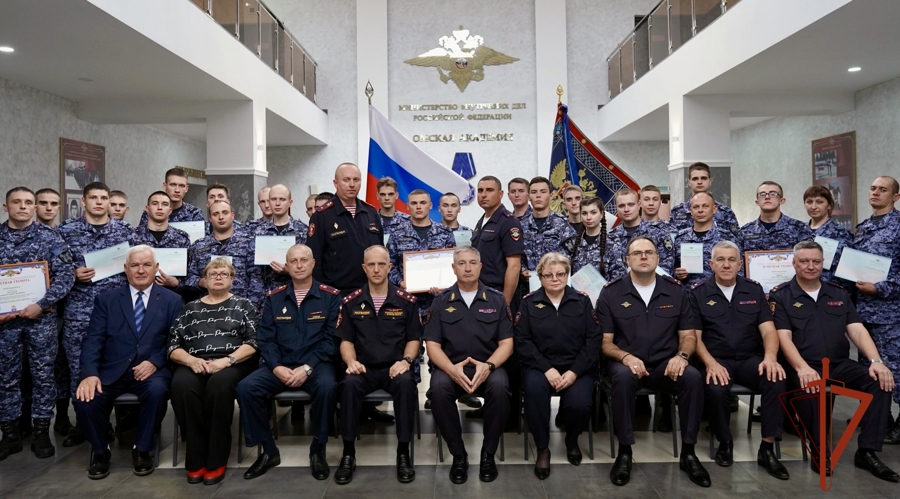 В Омске состоялся выпуск сотрудников Росгвардии, прошедших программу обучения профессиональной подготовки