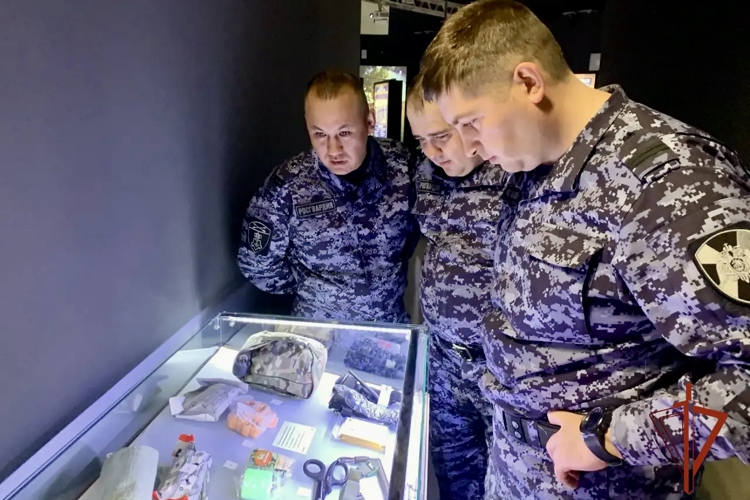 Росгвардейцы посетили мультимедийную выставку в историческом парке «Россия — моя история»