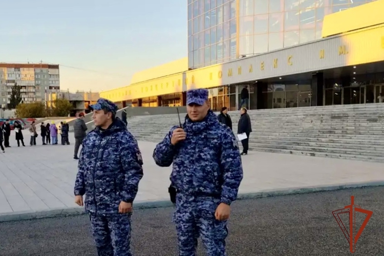 Сотрудники Росгвардии обеспечили правопорядок во время спортивных состязаний в Омске 